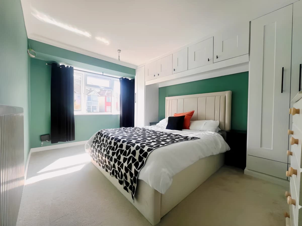 2 bedrooms 1 bathroom