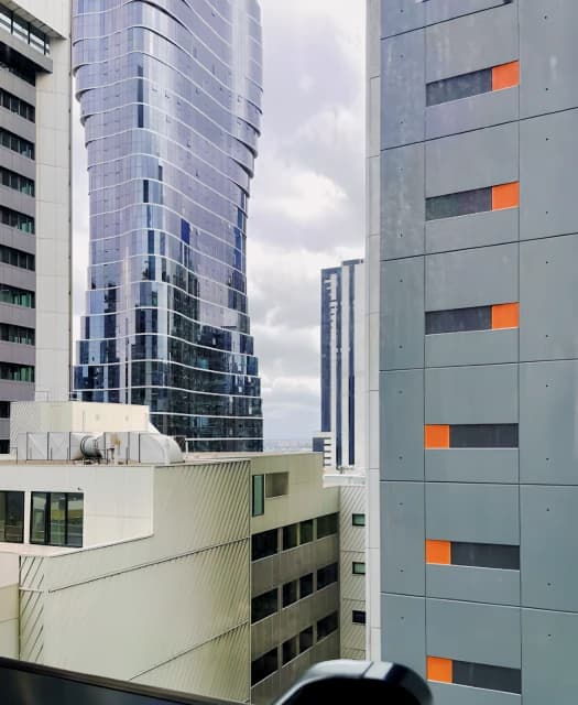 1507/568 Collins St image 2