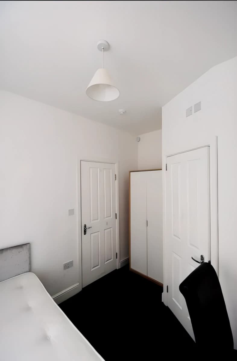 2 Bedrooms 2 bathrooms