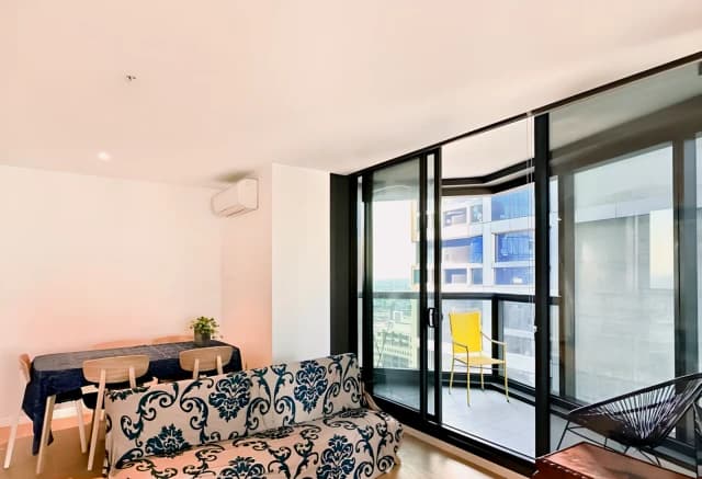2 Bed 2 Bath 1 C