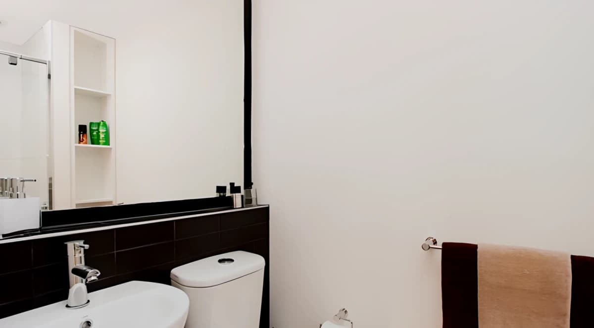 Student Living on Villiers image