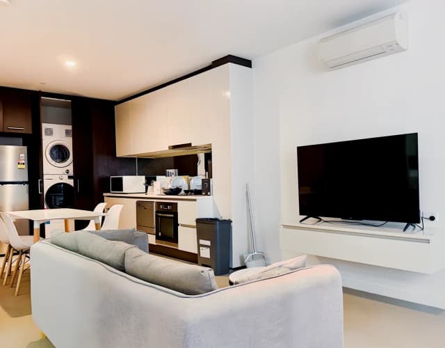 1202/639 Lonsdale St image 4