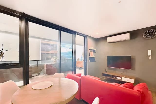 3 Bed 2 Bath 1 C