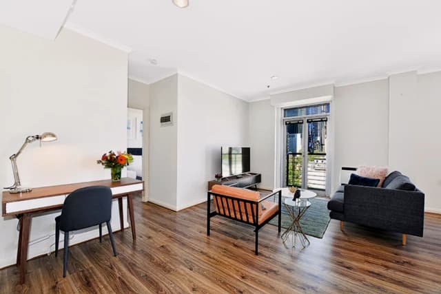 apartment near Victoria Street image 5