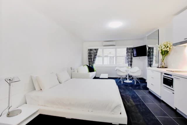 Charming studio near South Yarra train station