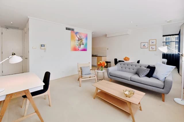 apartment near Little Lonsdale Street image