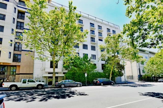 studio near Saint Andrews Place image 2