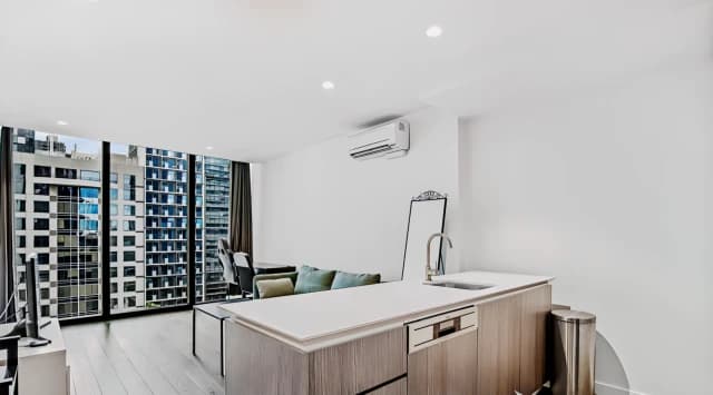901/135 A'Beckett Street