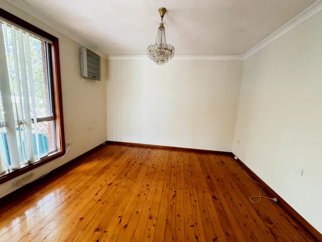 5 bed 3 bath(Unfurnished, utilities not included.)