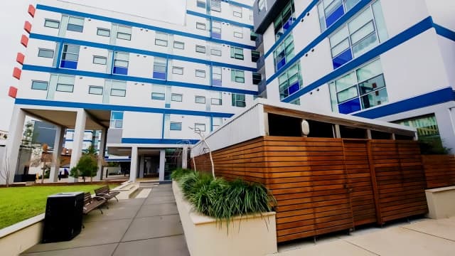 Student Living - 800 Swanston image 4