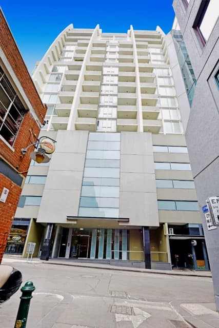 apartment near Little Lonsdale Street image 3