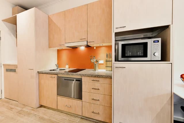 Alluring studio near Flinders Street Railway Station