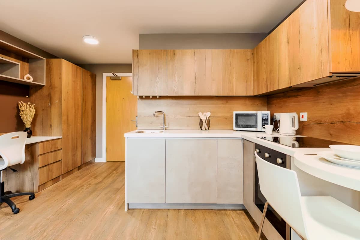 800 Bristol Road image