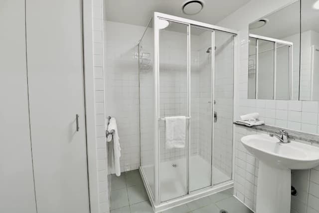apartment near Elizabeth Street image