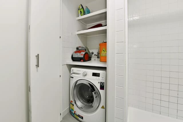 apartment near Elizabeth Street image
