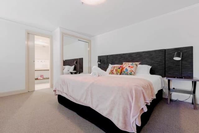 1 Bed, 1 Bath