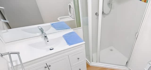 2 Bedroom