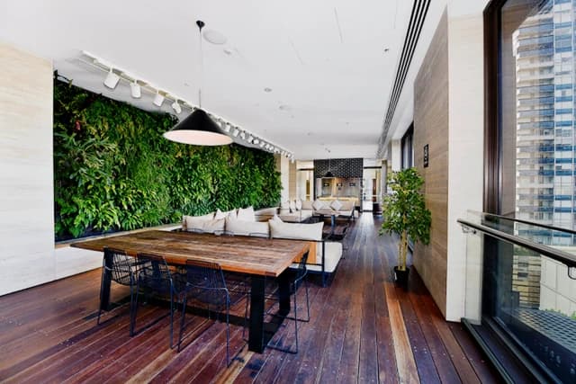 apartment near Russell Street image