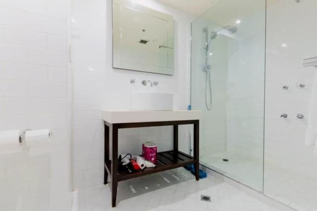 1 Bed, 1 Bath