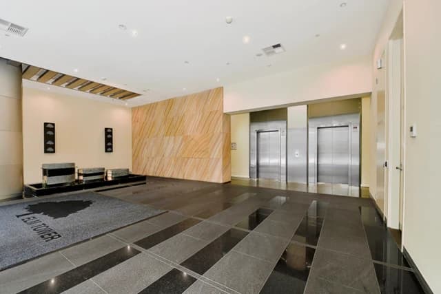 apartment near Little Lonsdale Street image 4