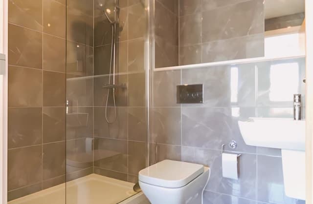 2 bedrooms 2 bathrooms