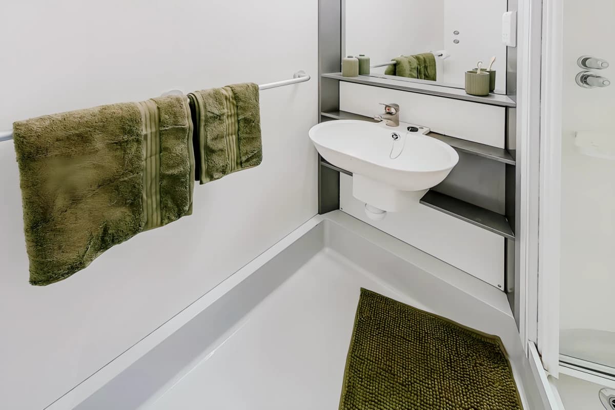 Gob Islington Residence image