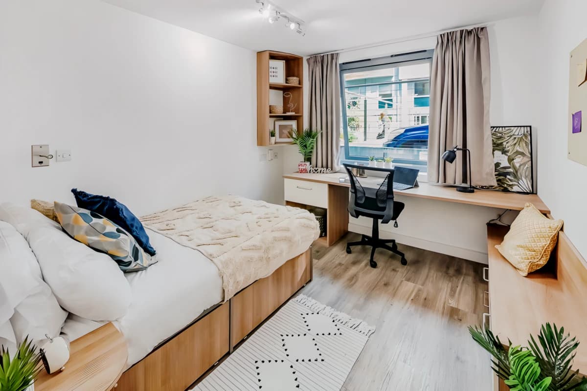 Gob Islington Residence image