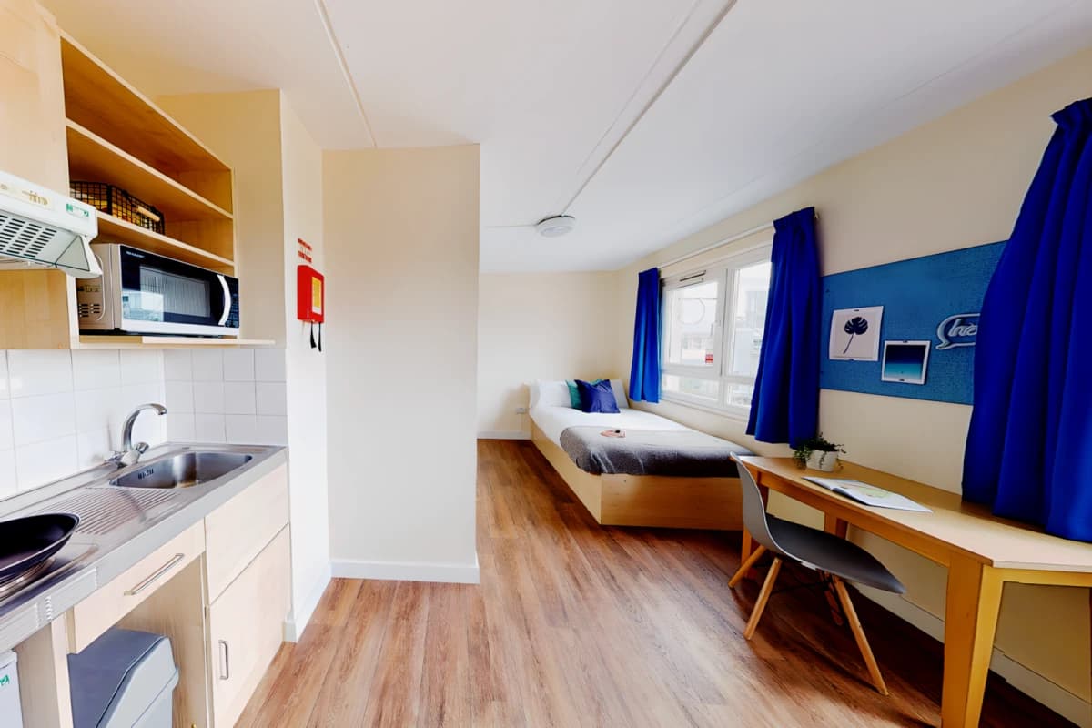 GoBritanya McMillan Residence image
