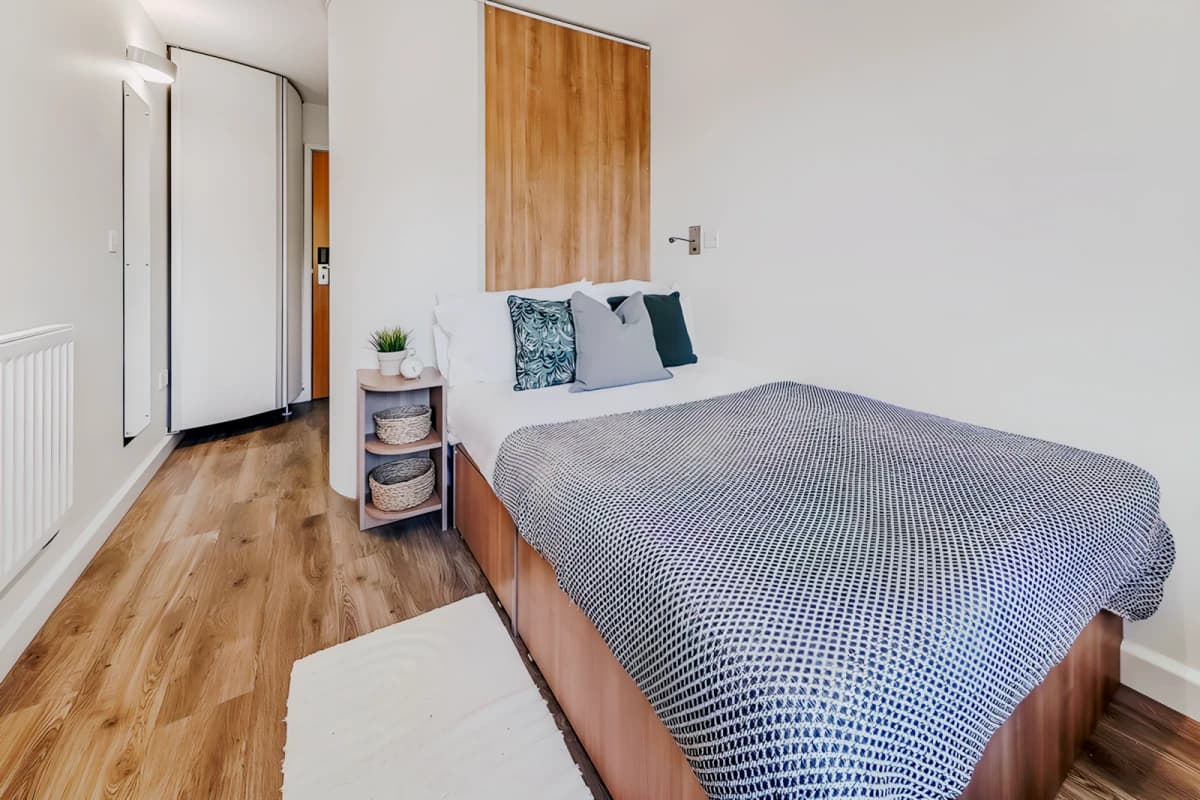Gob Islington Residence image