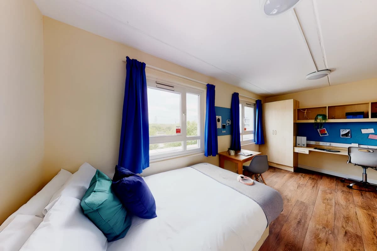 GoBritanya McMillan Residence image