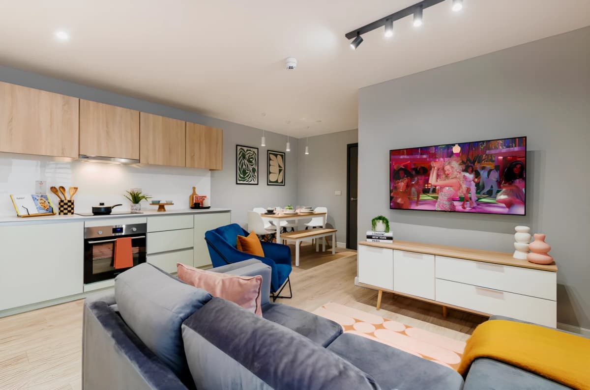 Alma Place image