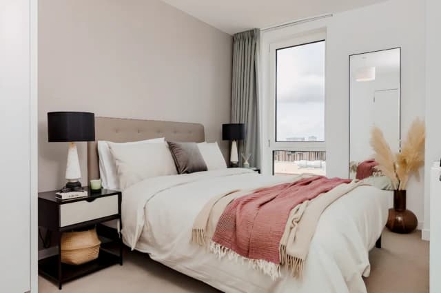 2 Bedrooms 2 bathrooms