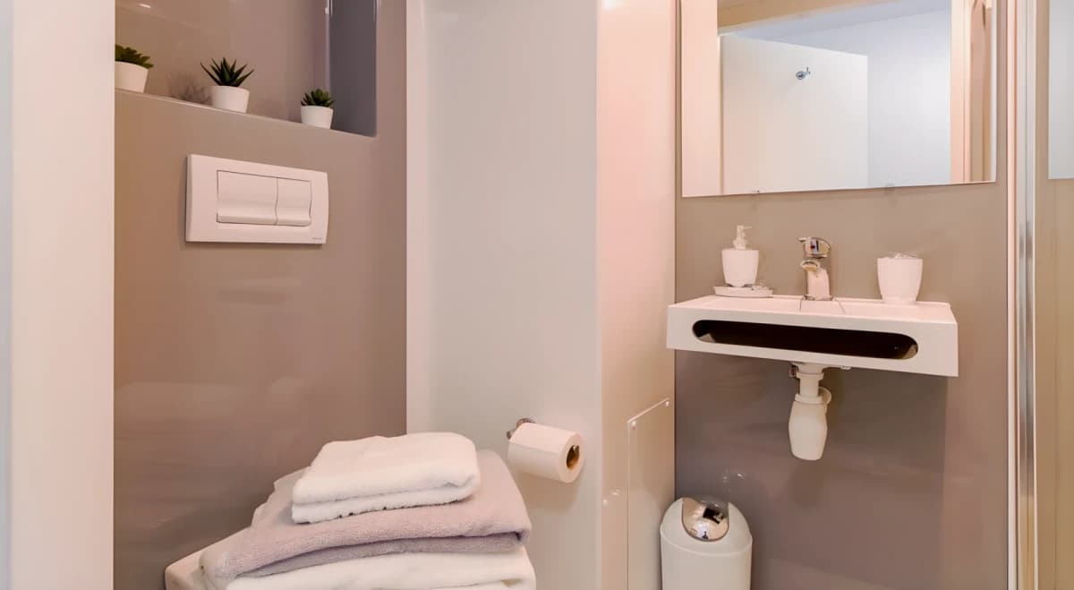 Standard Ensuite