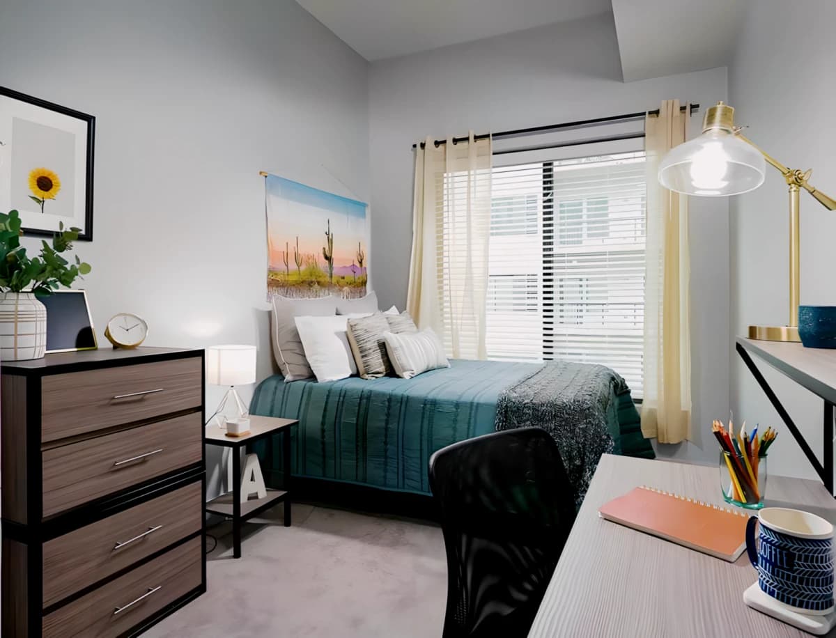 4 Bedroom / 2 bathroom the deerwood