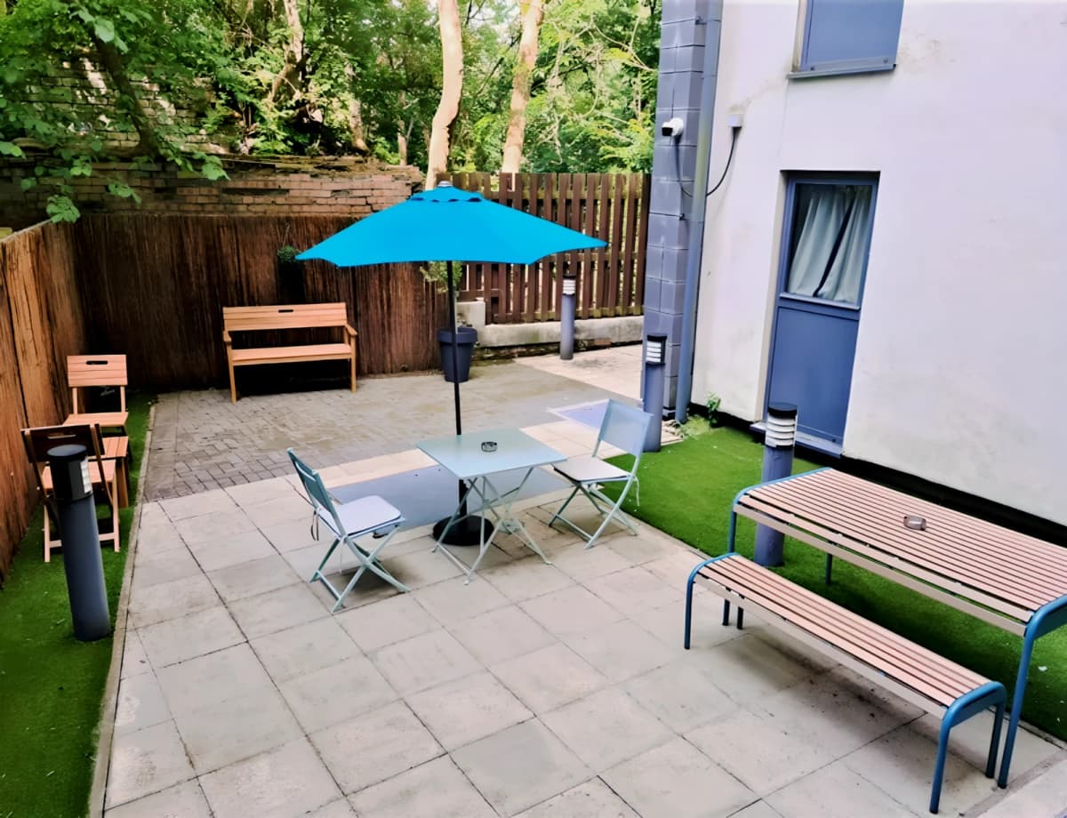 Outdoor Features