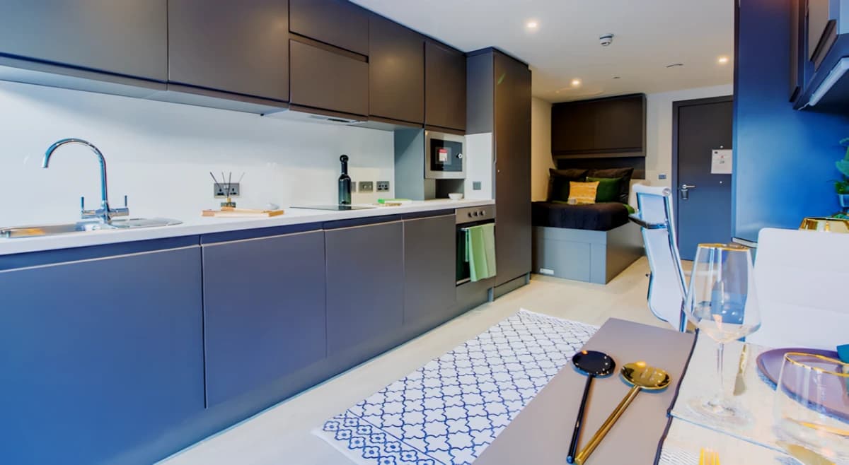 33 Parkside image