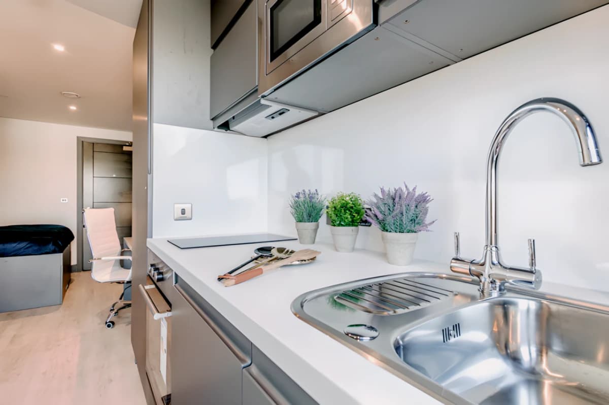 33 Parkside image
