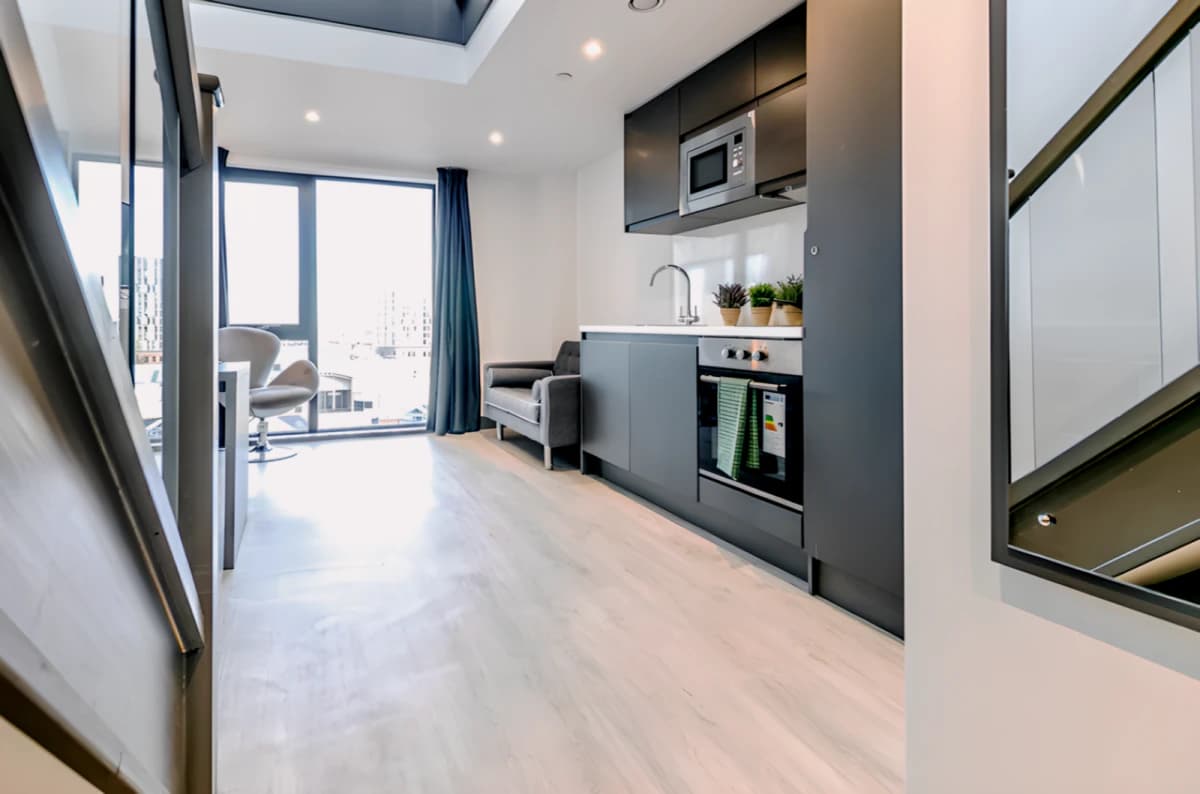 33 Parkside image