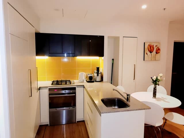 18 Rowlands Place