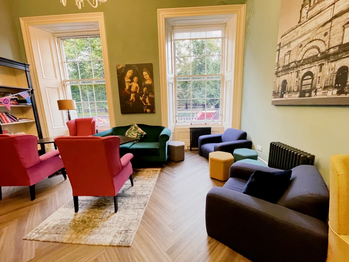 iQ Elliott House image