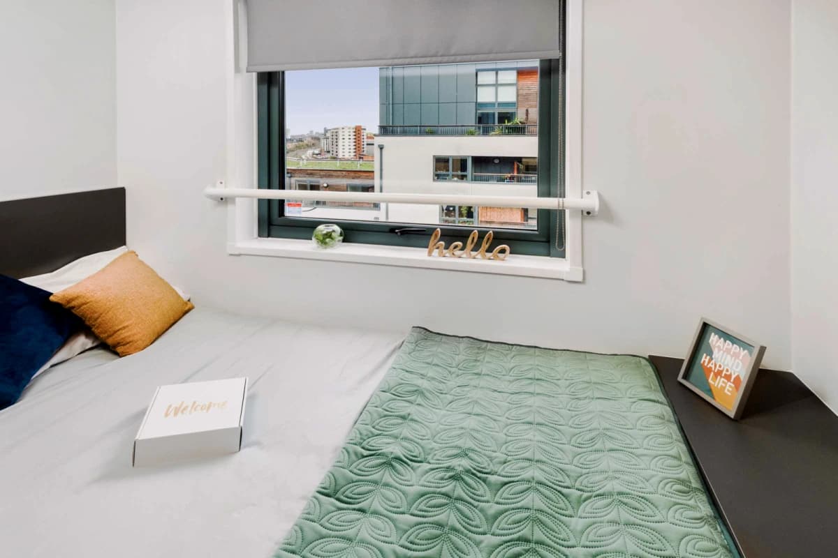 Lit Islington Residence image