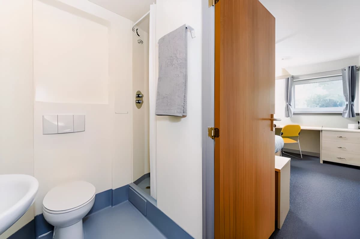 Ensuite bronze