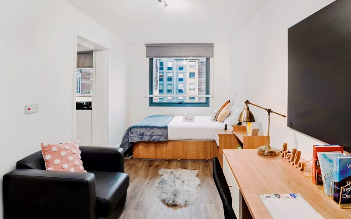 Lit Islington Residence image