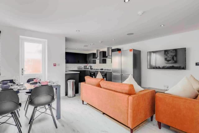 42 Cranborne Road, L15 2HX