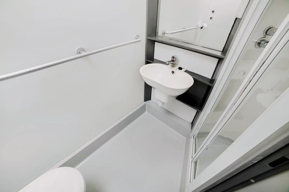 Lit Islington Residence image