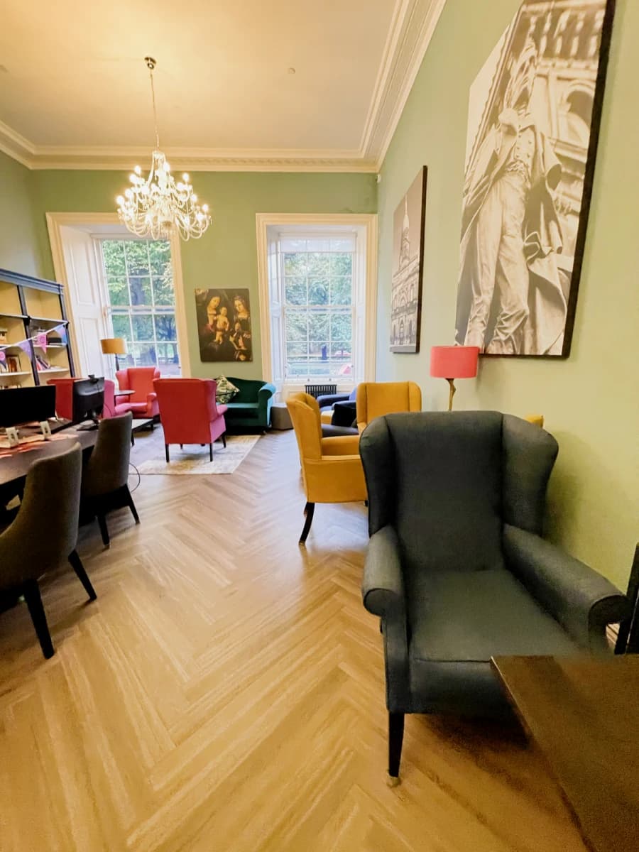 iQ Elliott House image