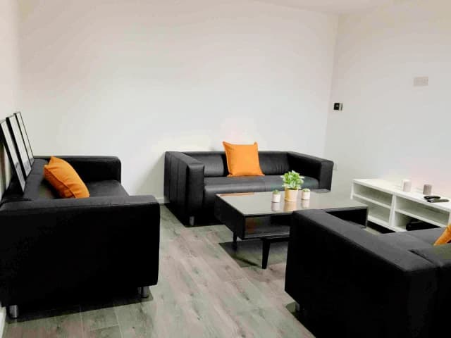 7a Gainsborough Road, L15 image 5