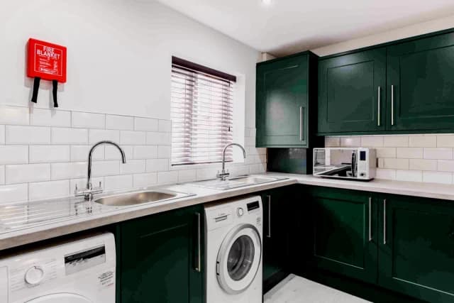 27 Granville road, L15 image 4