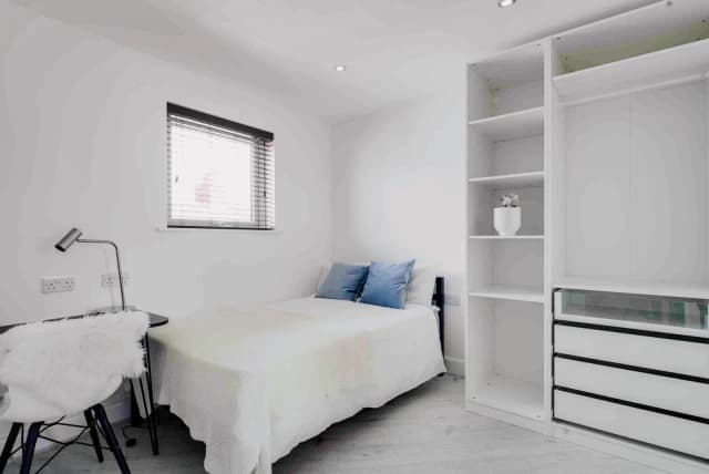 188 Alderson Road, L15
