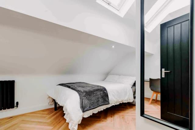 24 Cotswold Street, L7 image